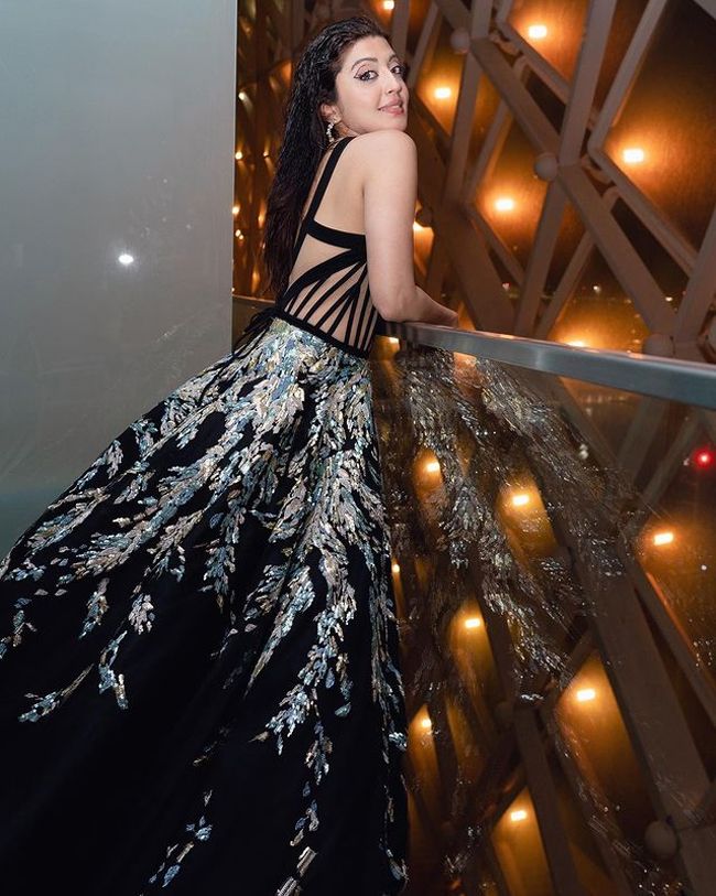 Staggering Poses Of Pranitha Subhash